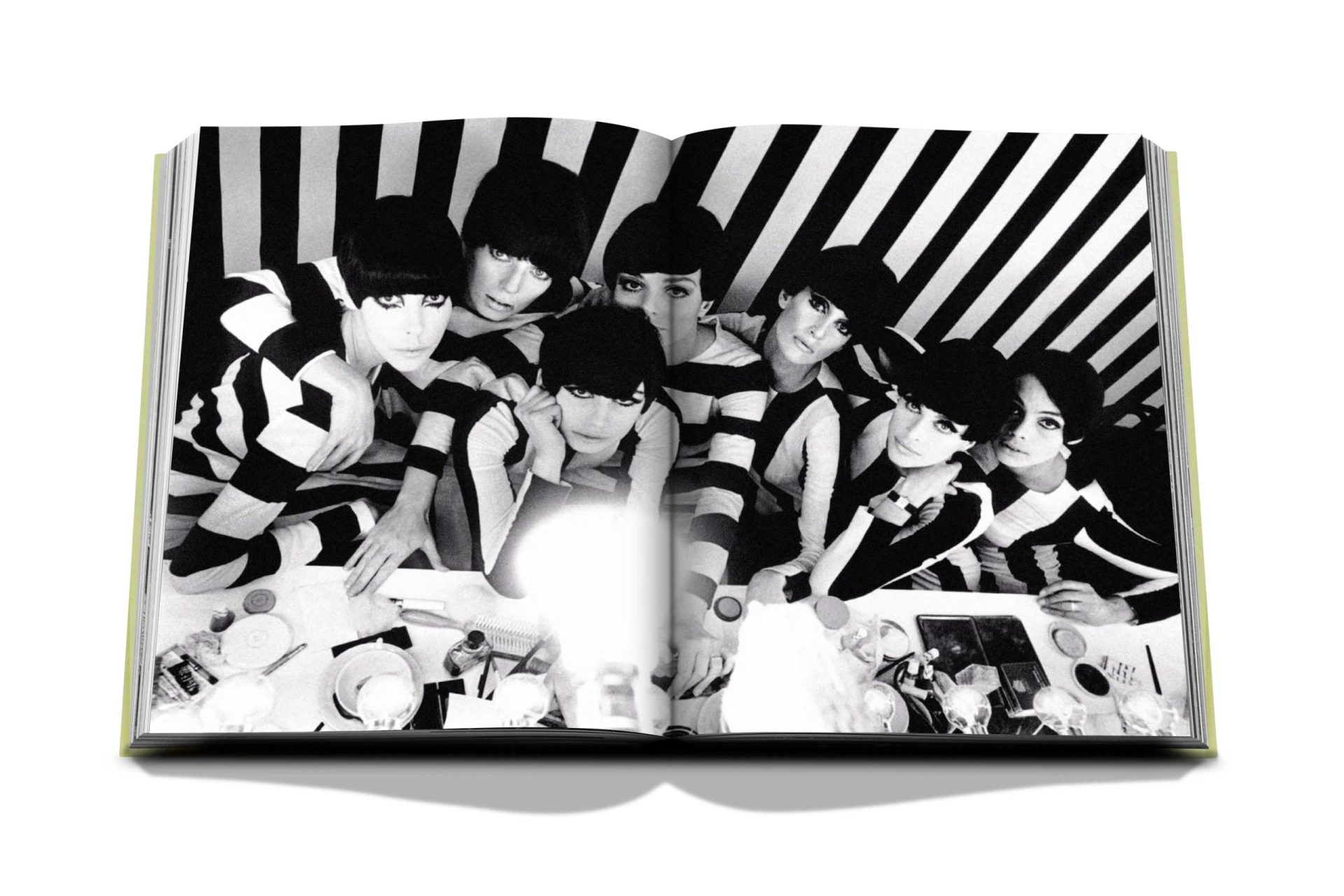 Pop Art Style by Julie Belcove - Coffee Table Book